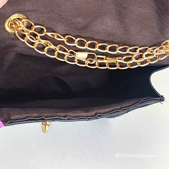 Black & Gold 👜 Mini Handbag Quilted Lock Crossbody Purse Gold Multi-Chain - Picture 5 of 8